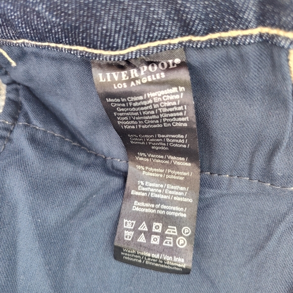 NWOT Liverpool High-Rise Straight Leg Jeans - Picture 4 of 6